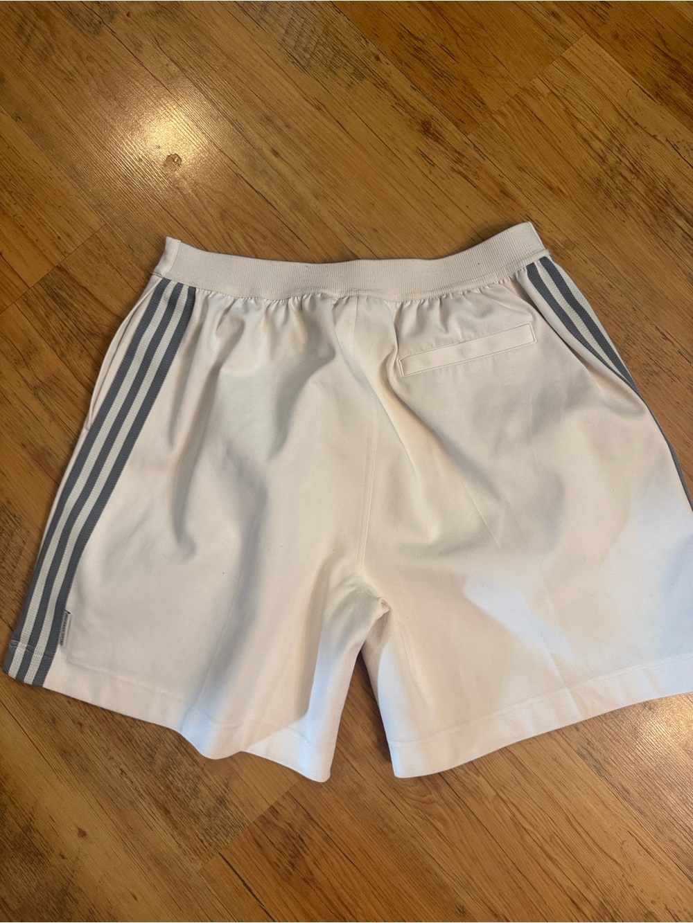 Adidas Blue Version Shorts Men’s Cream/ White Sz XL - Picture 3 of 8